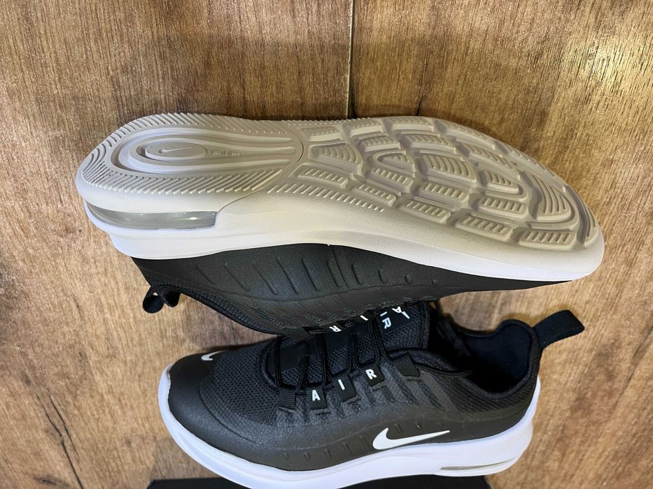 ОРИГИНАЛНИ *** Nike Air Max Axis / Black White