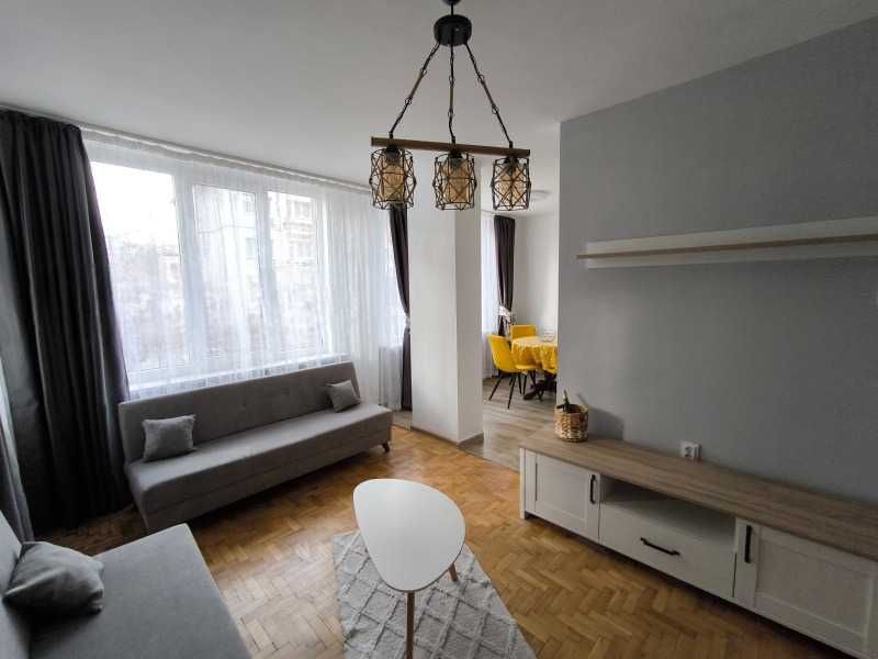 Дава се под наем Тристаен апартамент в София, Оборище - 80 кв.м за 994.5 € - Снимка #1