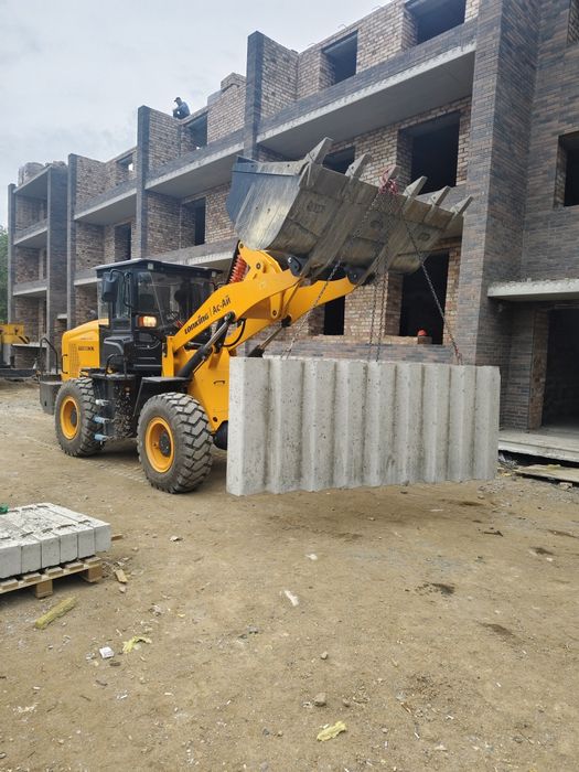 Погрузчик фронтальный 2 м 3