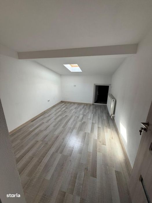 Apartament 4 camere, 100 mp (impartit in 2 ap. decomandate), zona 1 Ma