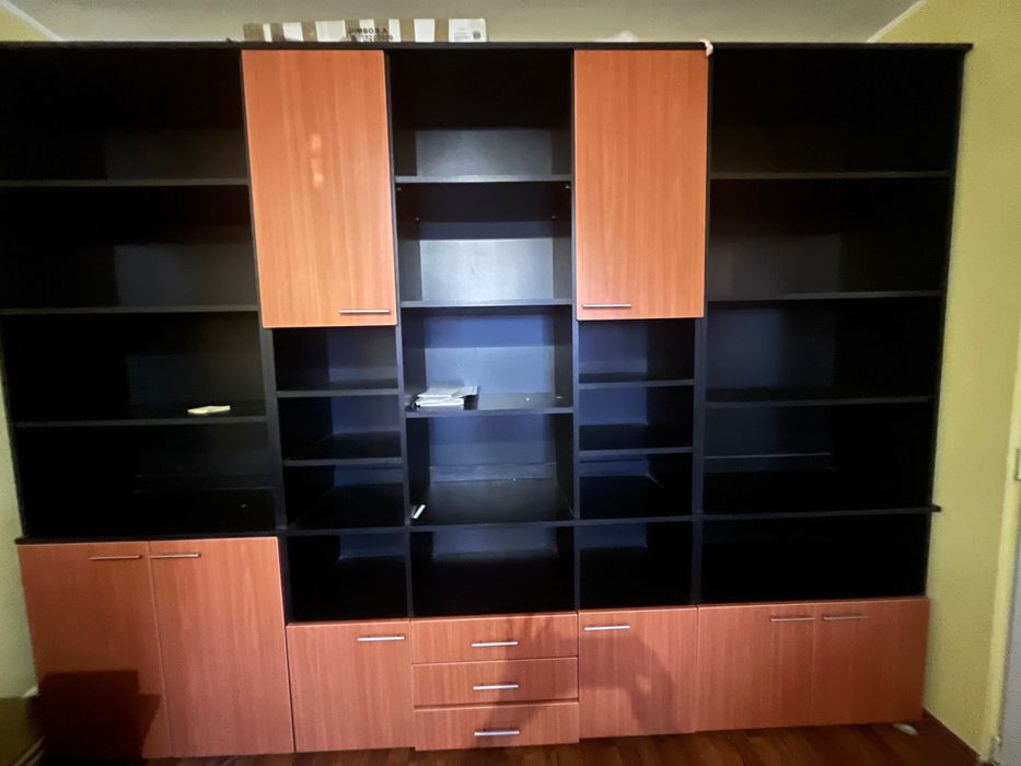 Bibliotecă pentru birou