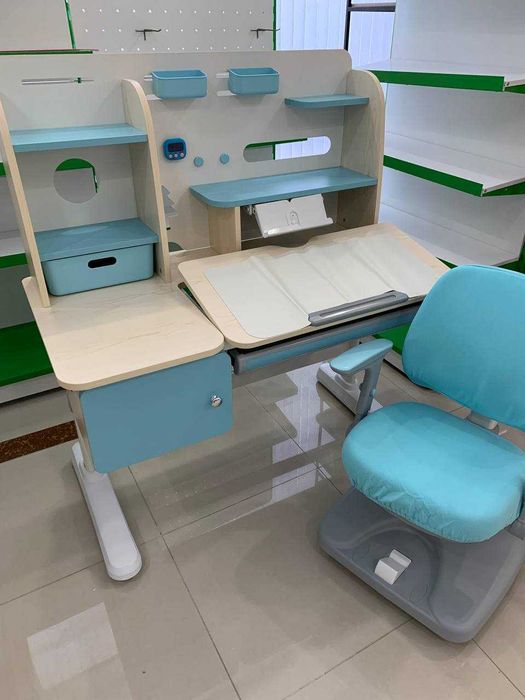 Детская парта со стулом