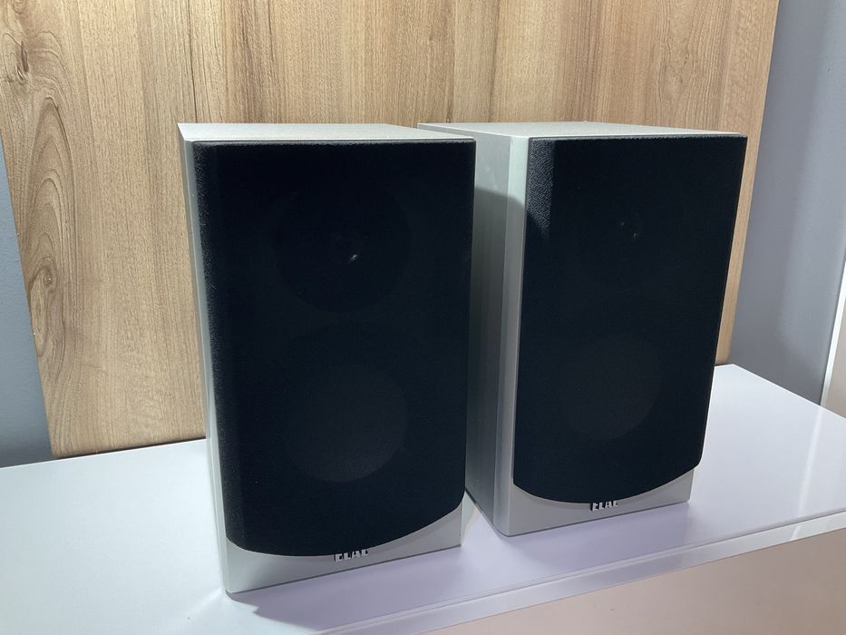 Букшелф колони Elac 101 II