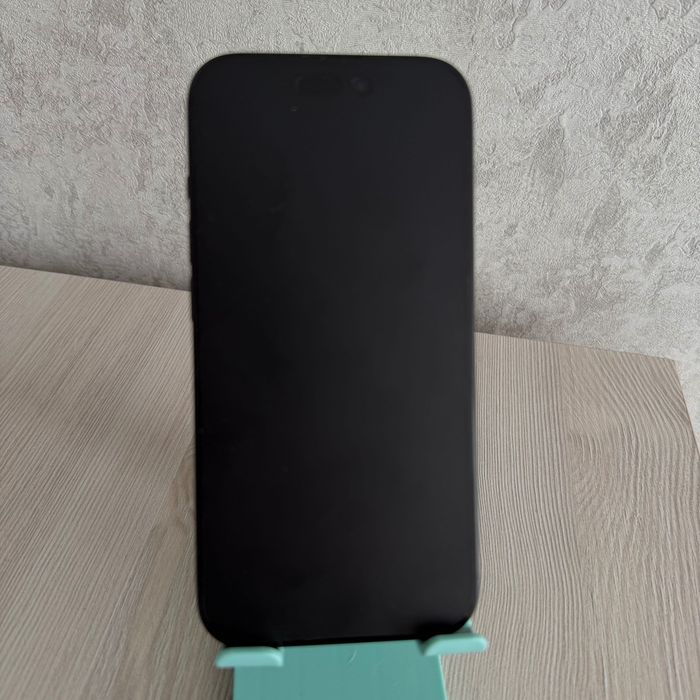 iPhone 15 черный
