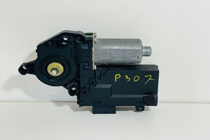Motoras macara  Bosch geam dreapta fata 0130821767 Peugeot 307 prima