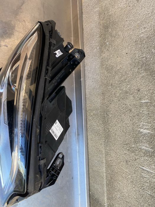 Far dreapta full led Mercedes Benz GLA W156 cu defect