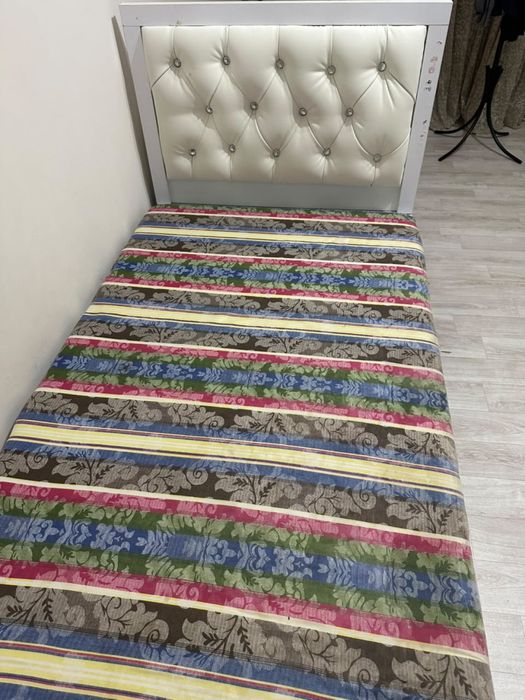 Диван/кровать в хорошем состоянии