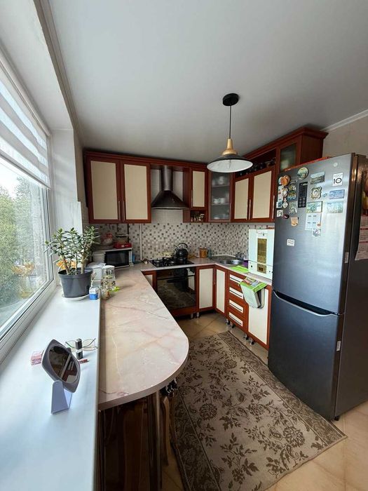 Продам 4 комн квартиру