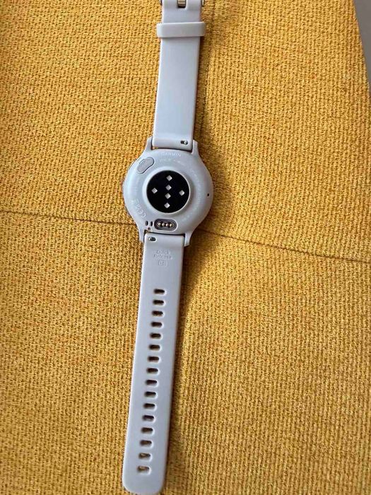 Часовник Garmin Venu 3s