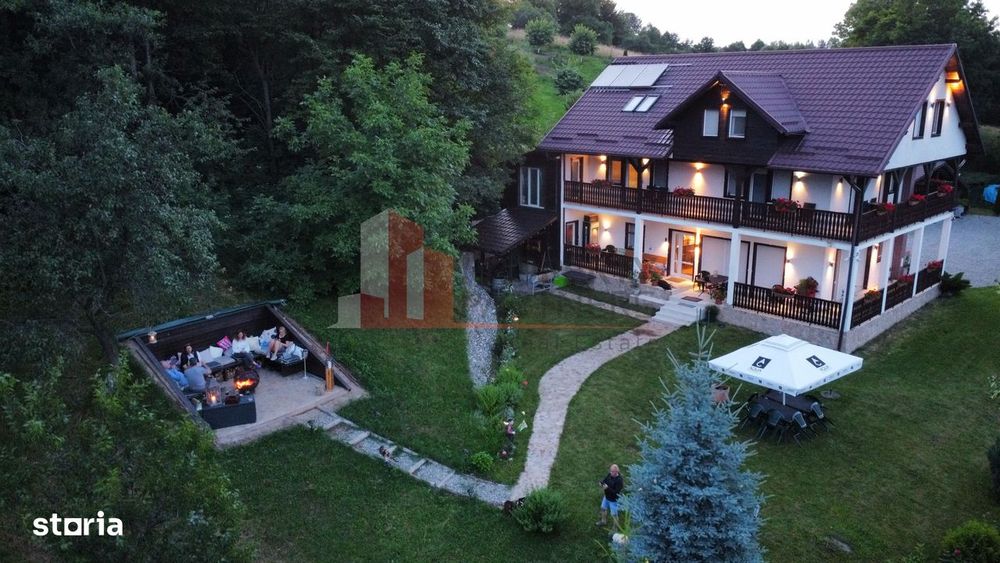 Vilă 340 mp Bran | Teren 5500 mp | 6 dormitoare cu băi proprii