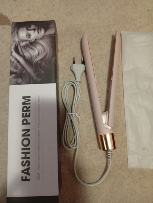 Placă de întins părul nouă