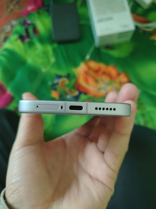 Poco f8 pro/Redmi k90 sotiladi