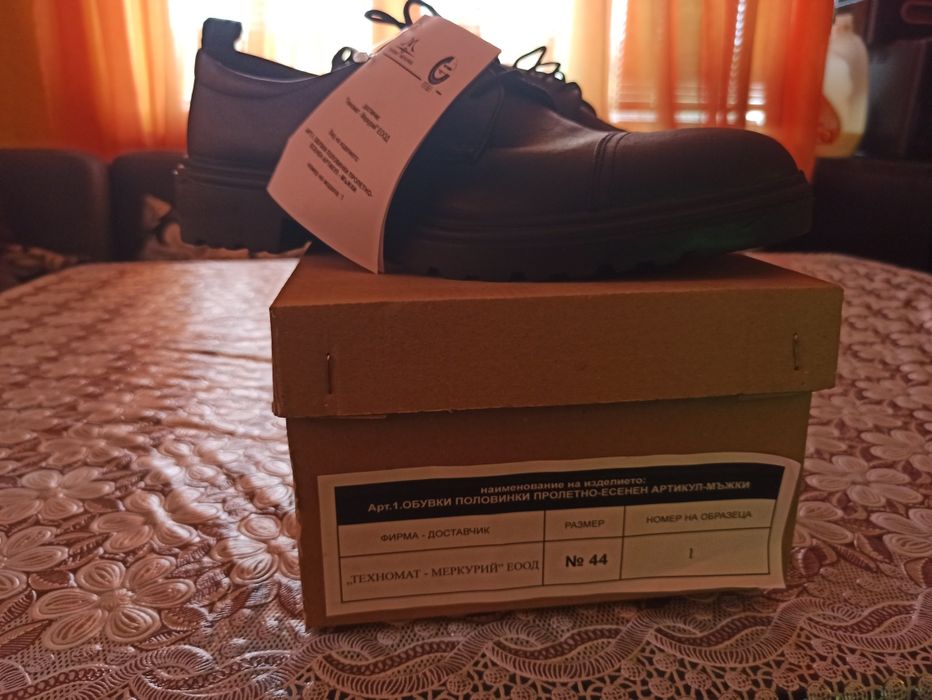 Чисто нови мъжки обувки от естествена кожа