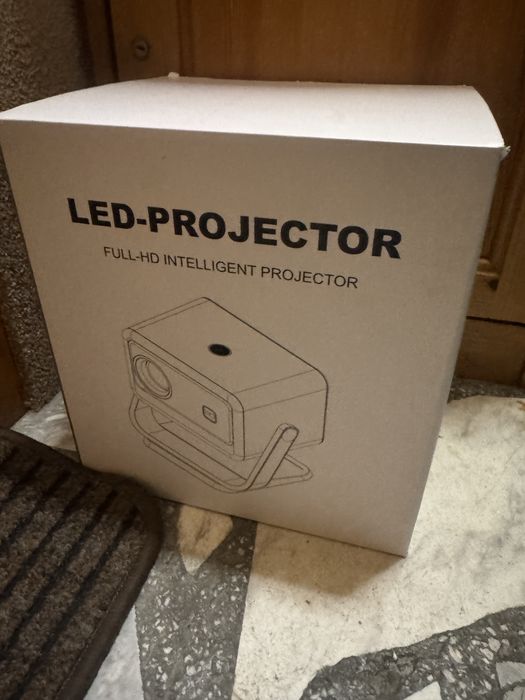 WiFiSmart проектор с вграден Android и приложения