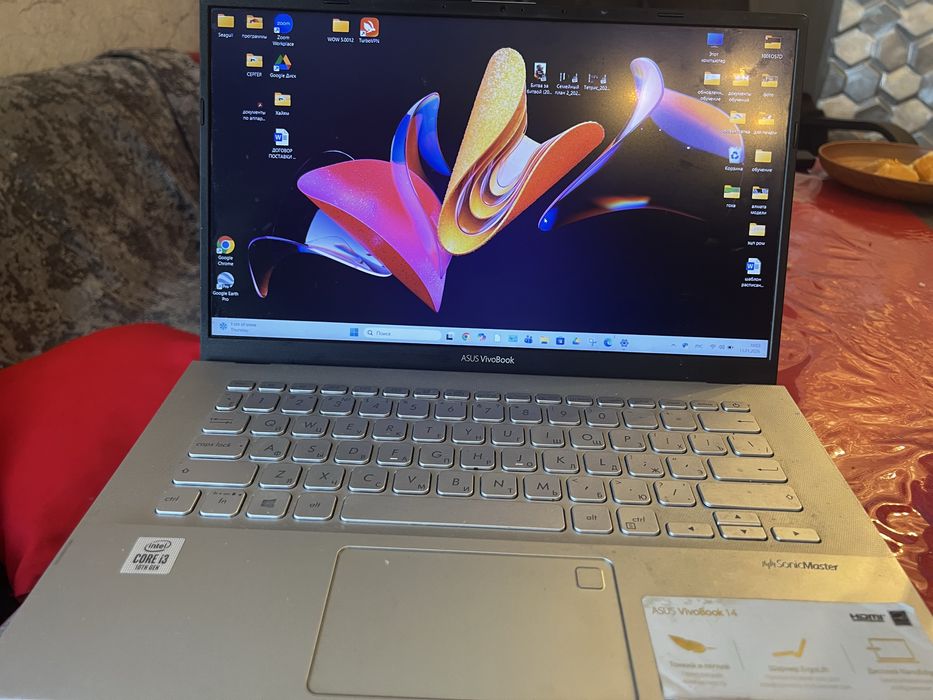Продам ноутбук Asus vivobook 14
