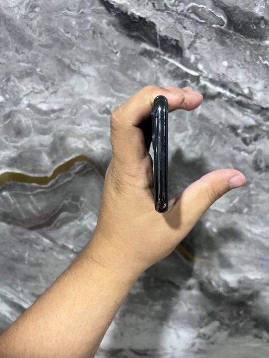 Ayfon 11pro qora rang