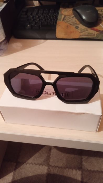 Продам солнцезащитные очки