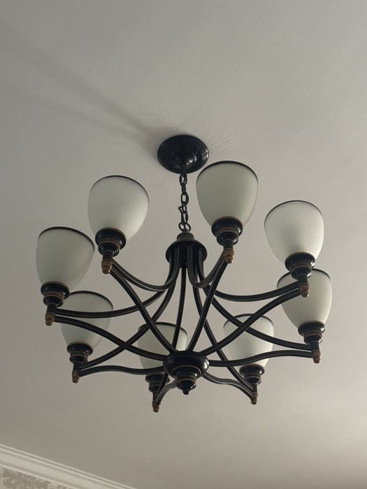 Люстра восьми ражковая