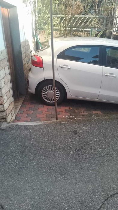 Dezmembrez / Piese auto KIA RIO 2018 euro 6 88.000 km 1.1 CRDI Euro 6