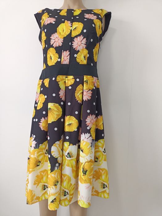 Rochiță galbena și roșie de vara !