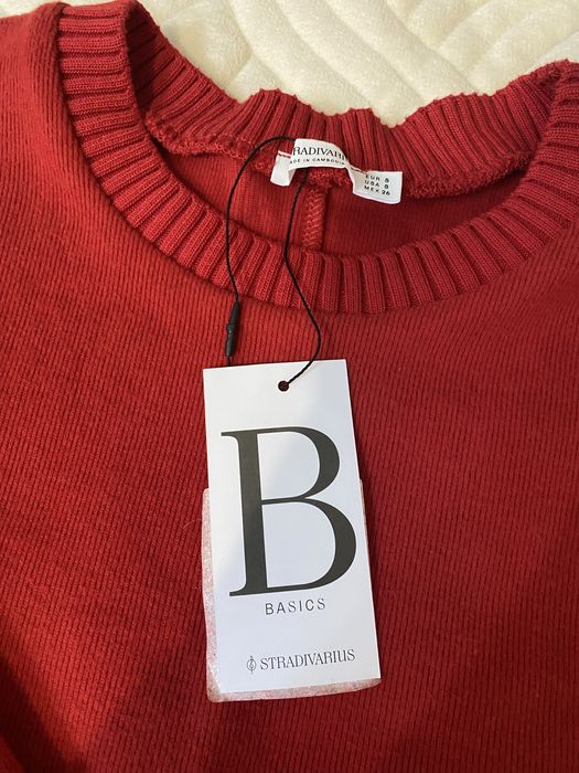 Продам красную кофту