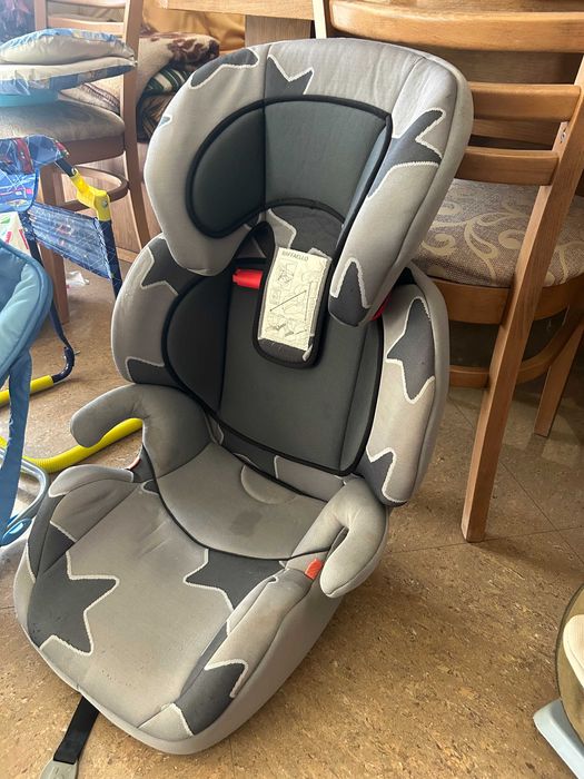 продавам детски столчета за кола