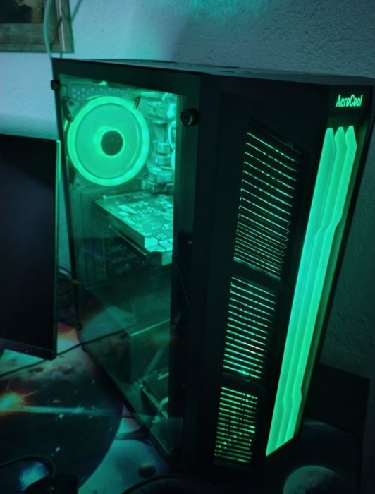 Pc gaming  plus monitor etc