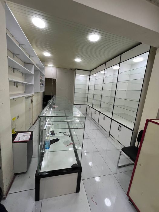 Magazen polkalari sotiladi