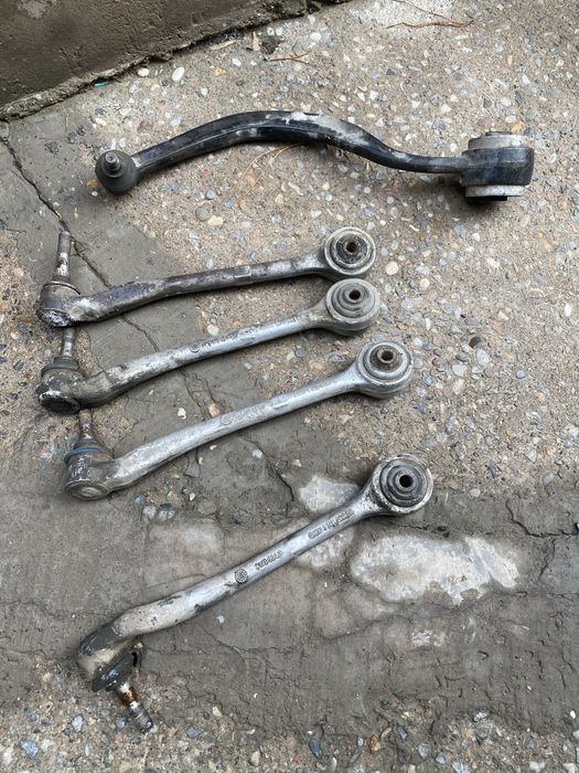 Продам рычаги бмв е38