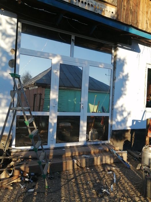 Пластиковые окна двери.