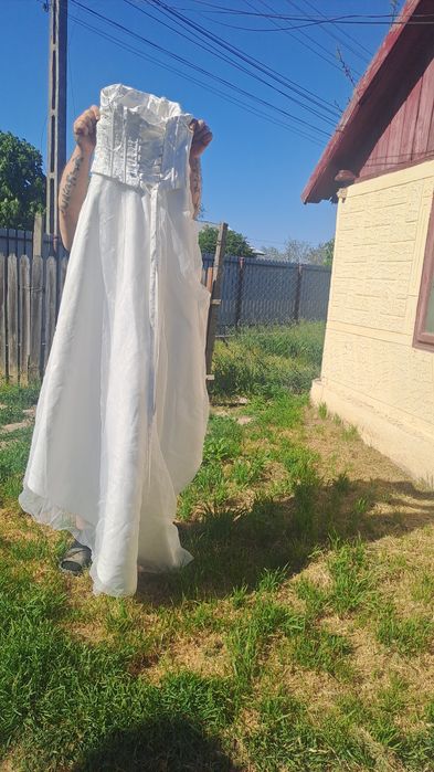 Vând rochie de mireasă