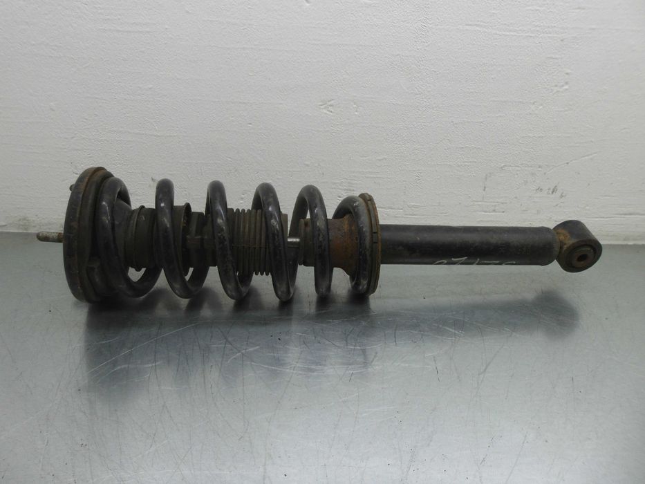 Передний Амортизатор на Pajero 4