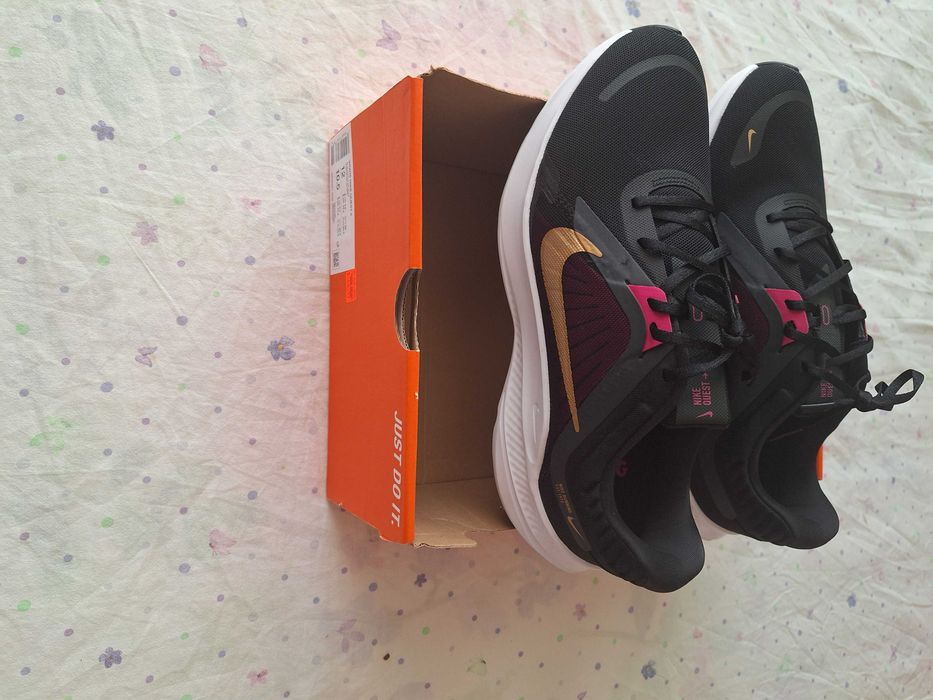 Чисто нови мъжки маратонки Nike QUEST 5
