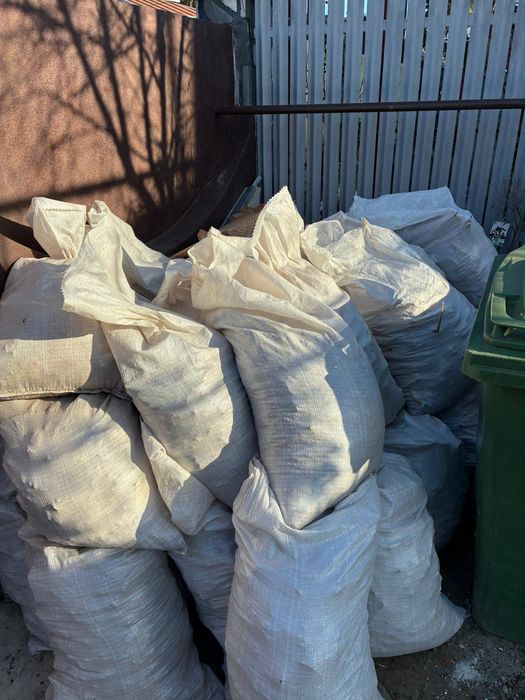 Ridicăm moloz defrișări Ridic orice tip de deseuri din gospodarii si d