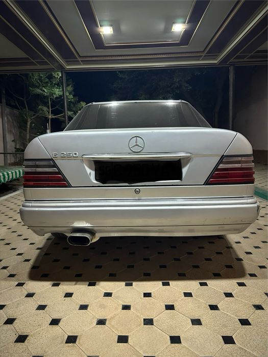 Mercedes Benz W124