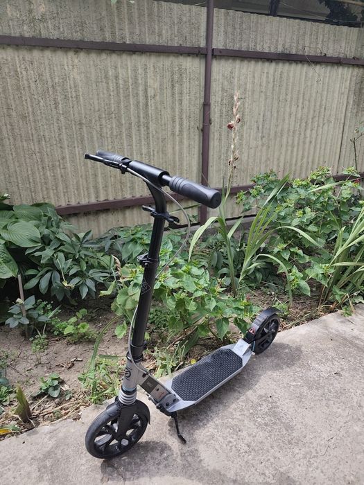 Trotinete de scheme și plimbare