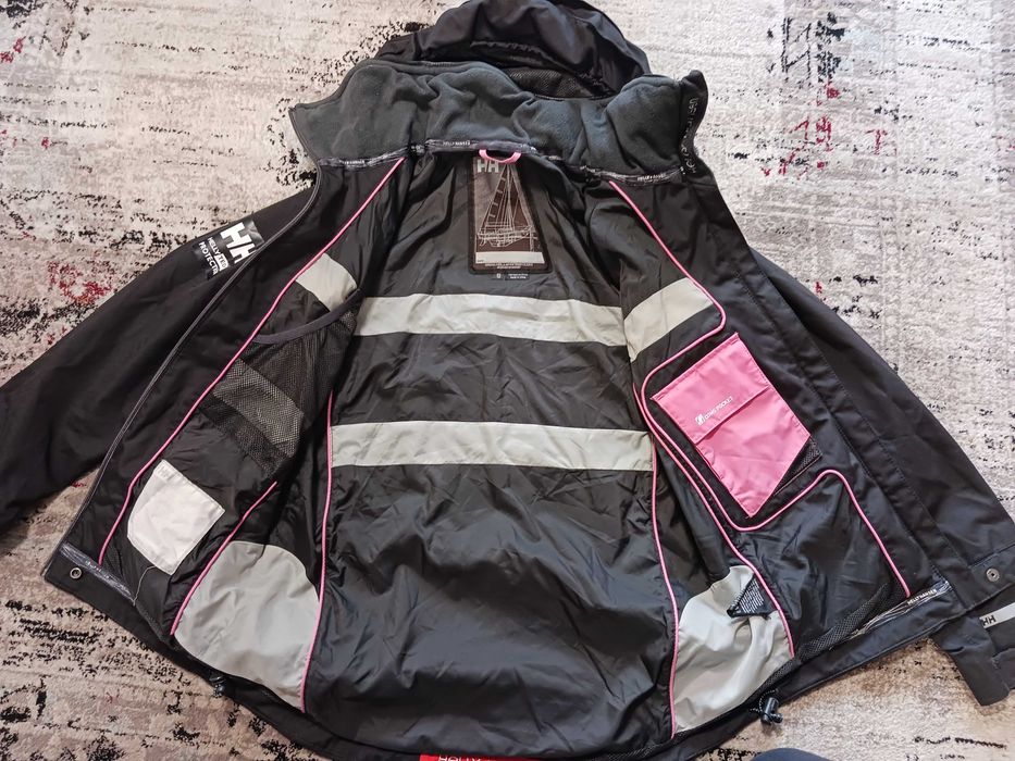 Дамско яке - ветро и водоустойчиво H/H размер XS - 59.99 лв.