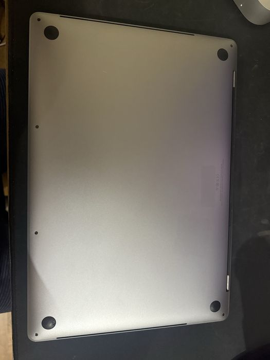 Macbook Pro 16 inch 2019 i9 32gb ram 500gb