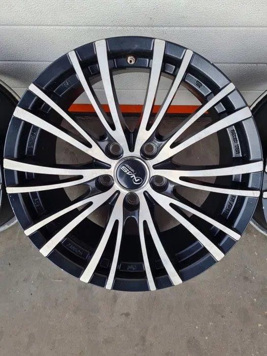 Джанти OZ с Гуми за HONDA TOYOTA KIA HYUNDAI MAZDA R17 5x114.3 ET45 8J