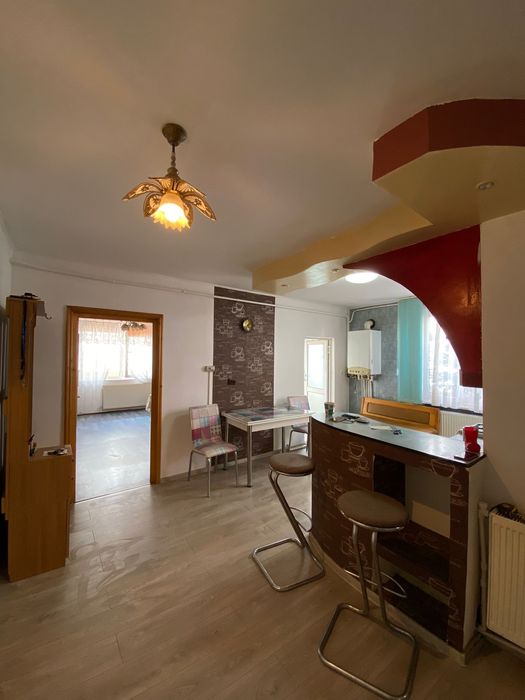 Inchiriez apartament