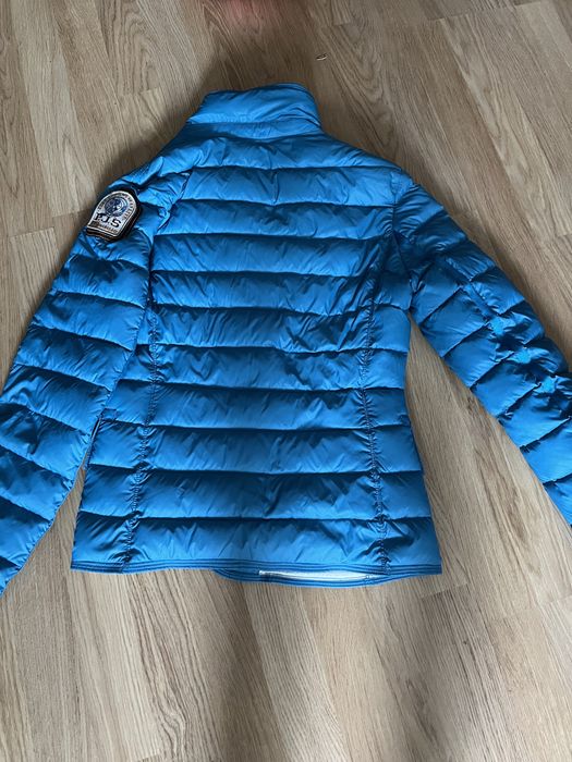Vând geaca unisex Parajumpers