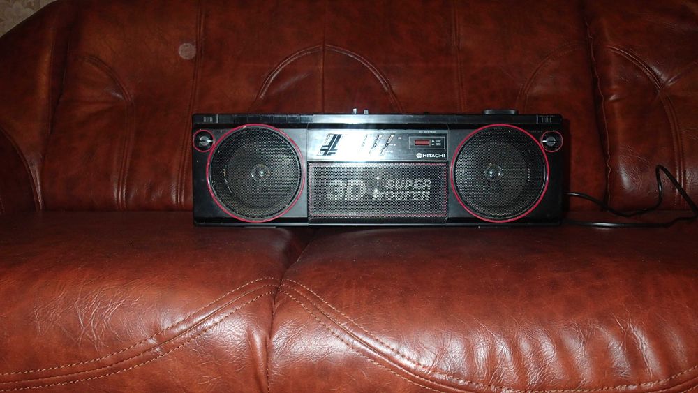 Radiocasetofon de colectie Hitachi TRK- 3D2E - 3DSuper Woofer (1985)