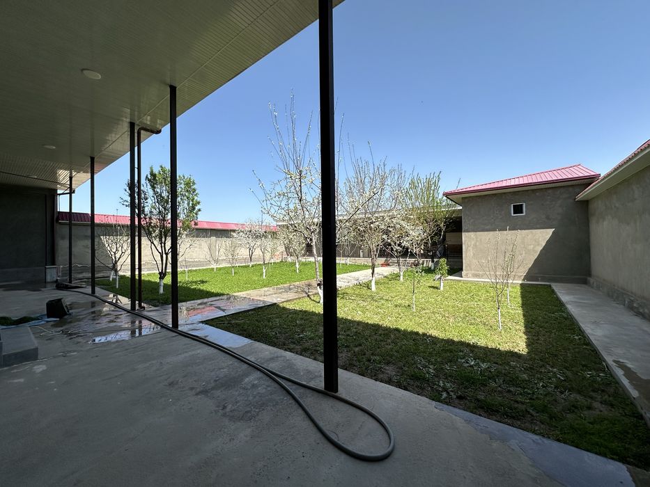 Продаётся загородный коттедж (дача) Бостанлыкский район.