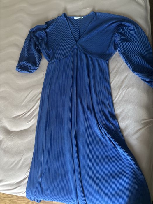 Rochie Sinsay cu maneci bufante, midi, marime M