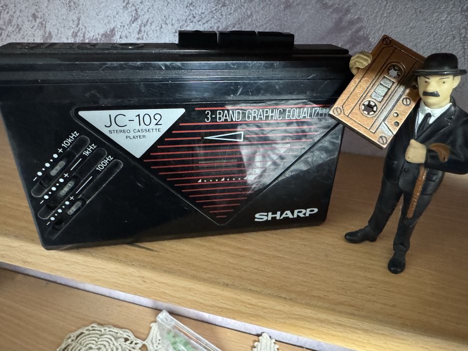 Walkman Sharp functional