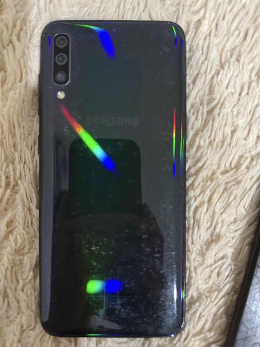 Продам телефон Samsung a70