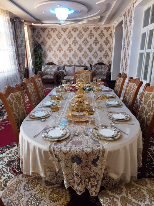 Дом участок на земле.