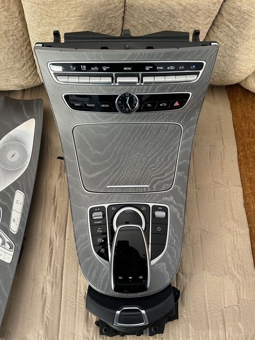 Trim / Consola Mercedes E W213 / CLS C257