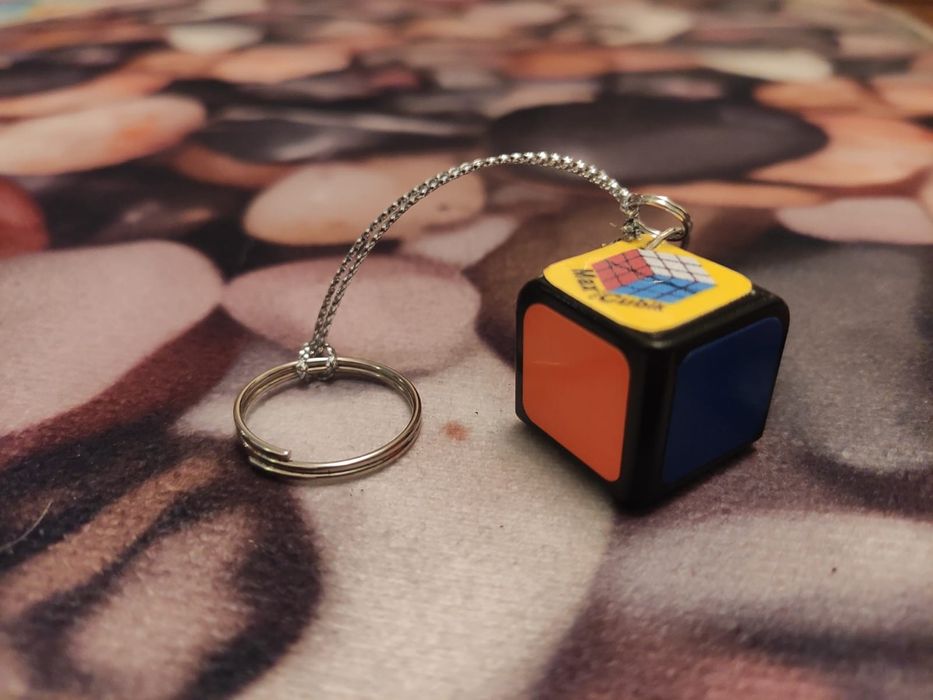 Эксклюзивный брелок Кубик Рубика