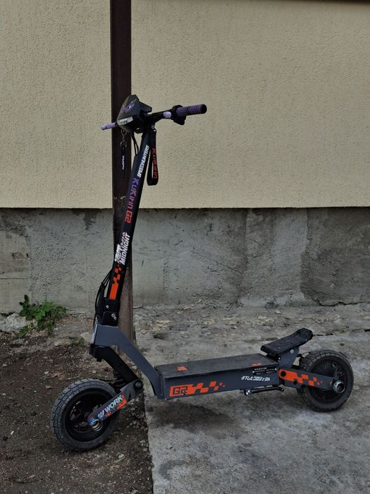 Vând trotinetă electrică kukirin g2 2025